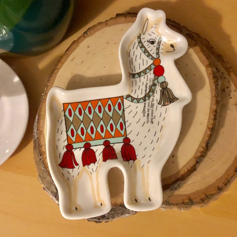 Llama jewelry holder